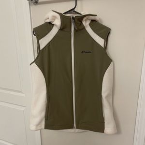 Columbia Vest with hood